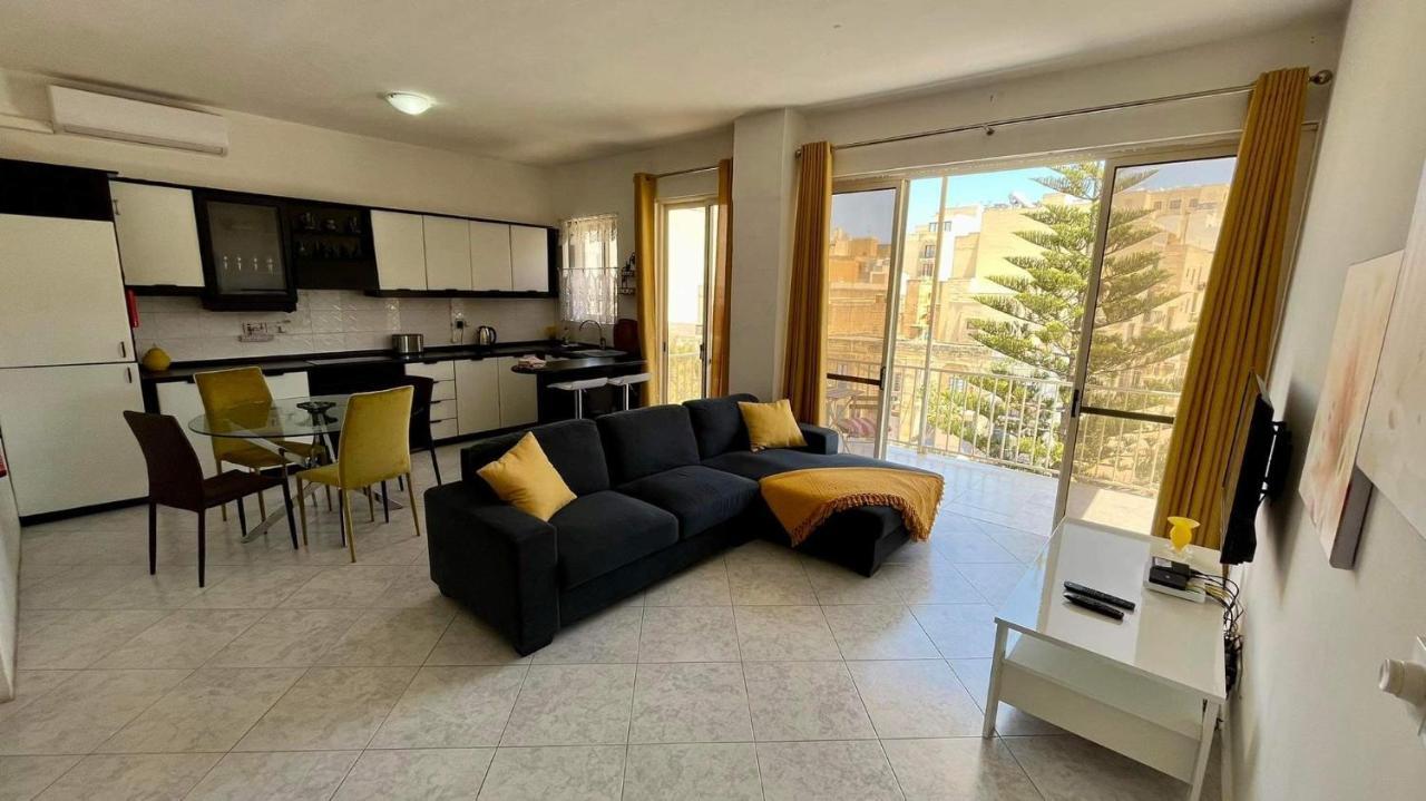 Sea View And Valley View Flat In Marsalforn Apartman Kültér fotó
